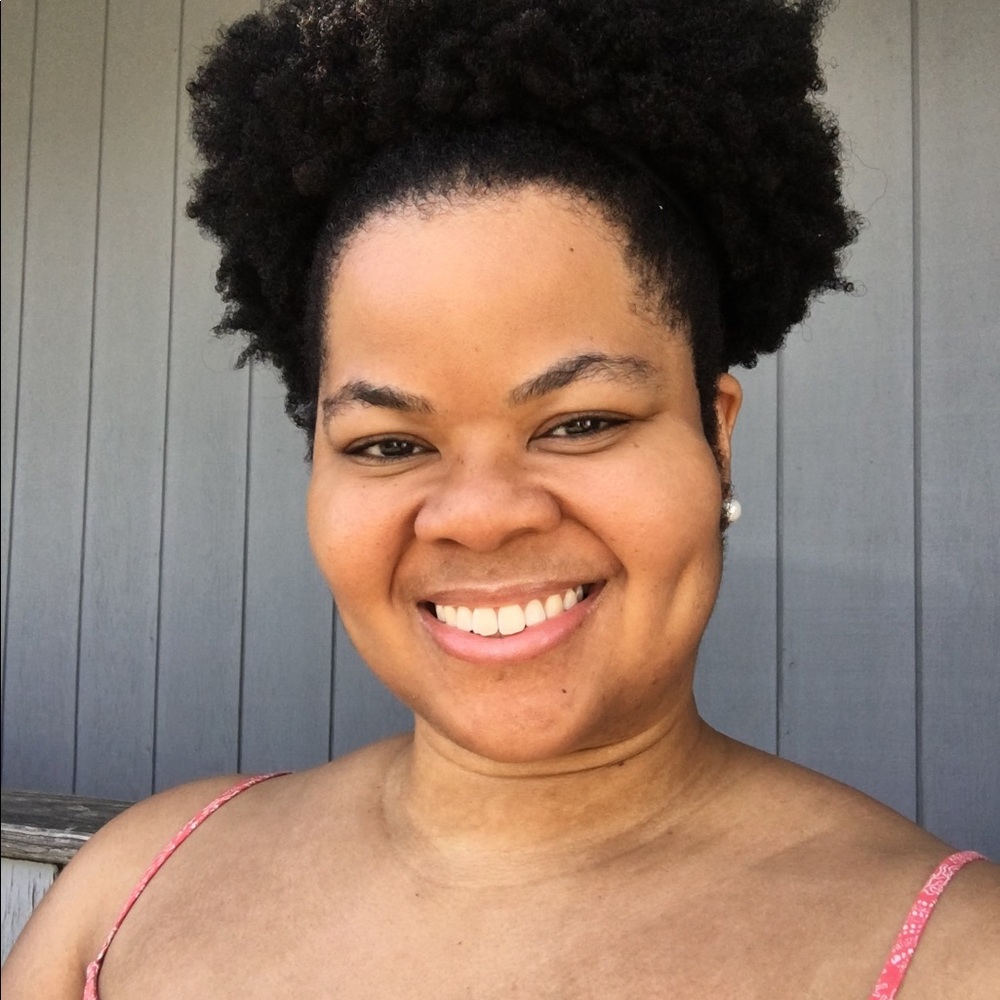 Meet your Posher, Alicia